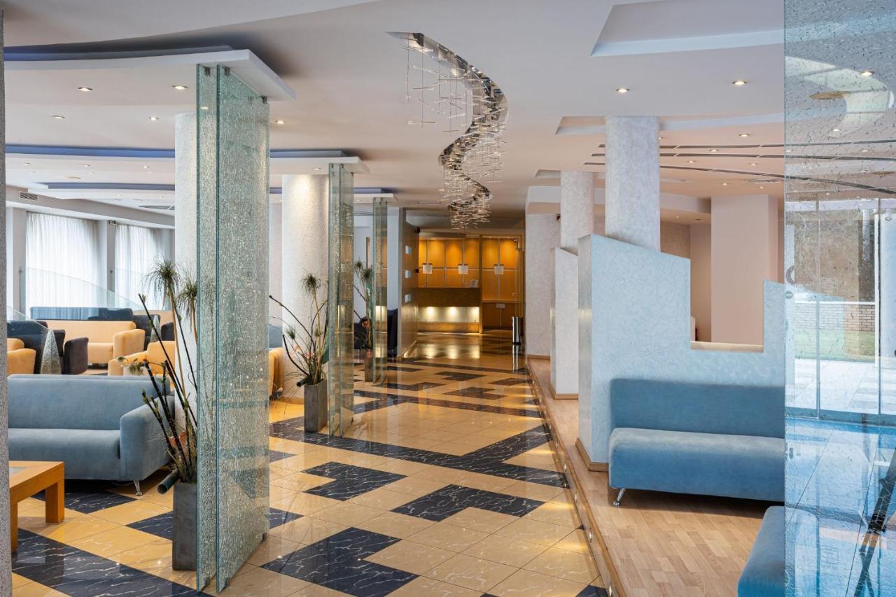 Kreoli Suites Glyfada Atene Esterno foto