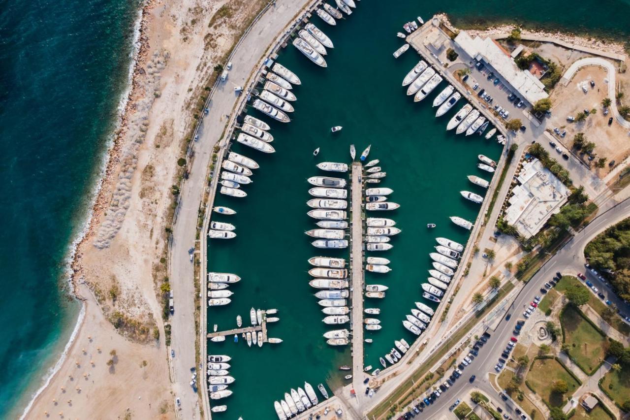 Kreoli Suites Glyfada Atene Esterno foto